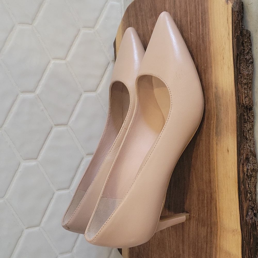 Nine West heels, only worn once, leather, nude/pink, 7M, some marks from storage - Picture 3 of 8